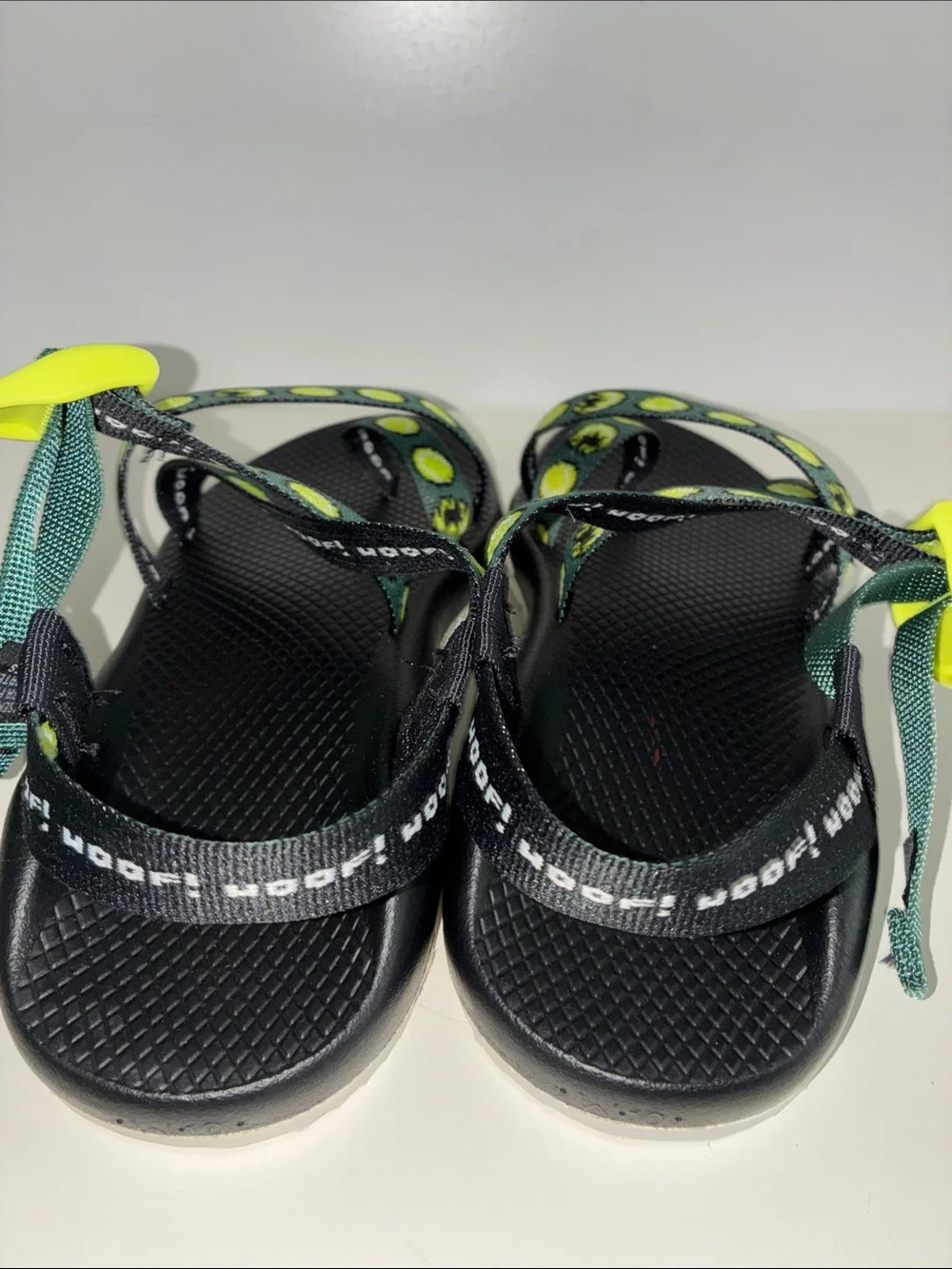 CHACO Woof woof green Z2 scrappy sandals women 10 brand new